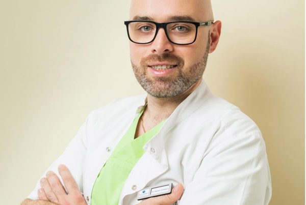 dr razvan vintilescu - skinmed clinic